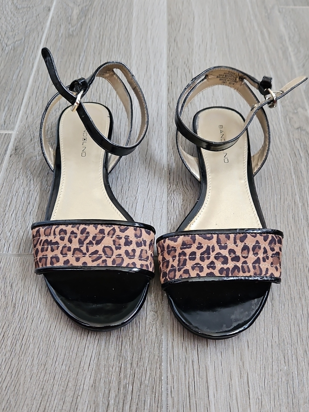 Bandolino Black Sandals with Leopard-Print Front Strap